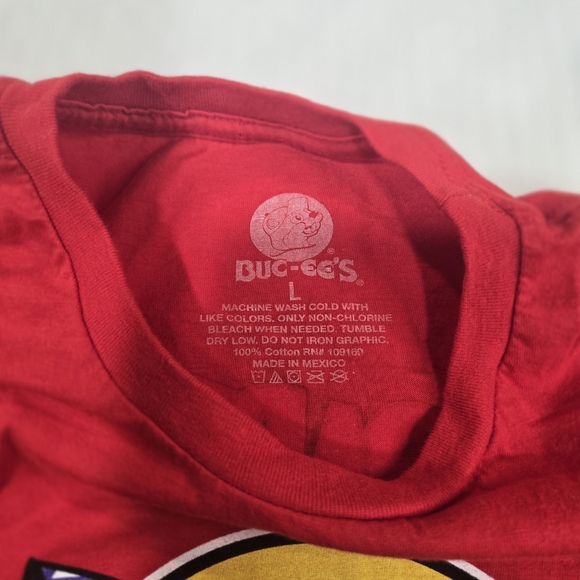 Buc-ee's Vintage 40th Anniversary Red Short Sleeve Tee Size L - Picture 3 of 5
